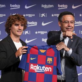 قاضٍ يتهم برشلونة بمخالفتين في صفقة أنطوان غريزمان من أتلتيكو مدريد