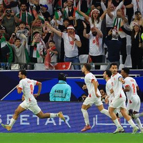 علوان وأبو ليلى يقودان الأردن لنصف نهائي كأس العرب ومواجهة السعودية