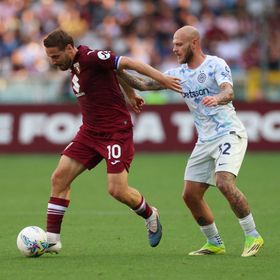 إنتر يتعثر في تورينو على أمل حسم لقب الدوري الإيطالي أمام بارما