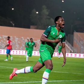 جزر القمر تهزم إفريقيا الوسطى وتصعد للمركز الثاني بتصفيات المونديال