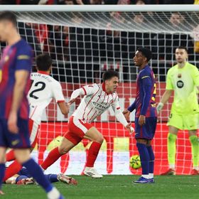 شاهد.. جيرونا يصعق برشلونة بهزيمة جديدة وريال مدريد يحتفظ بالصدارة