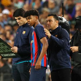 تشافي: فليك بنى على إرثي في برشلونة وربما أدرب البرازيل