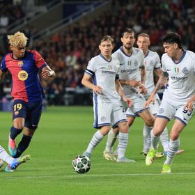 باستوني مدافع إنتر ميلان يشرح طريقة إيقاف "أخطر لاعب في برشلونة"
