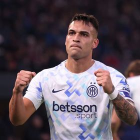 لاوتارو مارتينيز يقارع كيليان مبابي وإيرلينغ هالاند وهاري كين في دوريات أوروبا