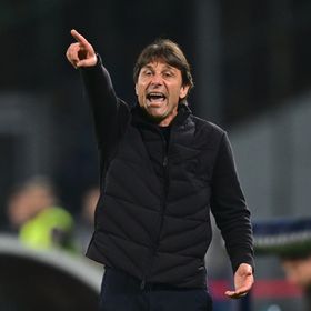 تقرير: مانشستر يونايتد يُجري اتصالات أولية مع المدرب كونتي