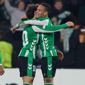 لماذا بكى أنتوني لاعب ريال بيتيس بعد الفوز على أوتريخت؟