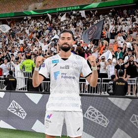 آخرها بشكتاش.. كاراسكو يرفض "5 عروض" ويقرر البقاء مع الشباب