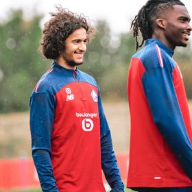 أيوب بوعدي يودع جماهير ليل قبل الانتقال إلى مانشستر سيتي