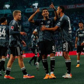 الجزائري شايبي يساهم في 3 أهداف في مباراة مجنونة بالدوري الألماني