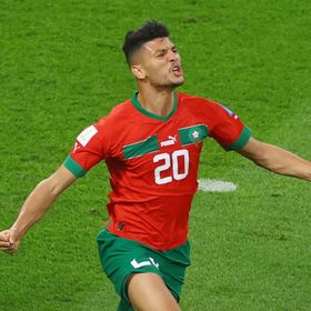 الأهلي يرضخ لتهديد أشرف داري ويوافق على عودته إلى أوروبا