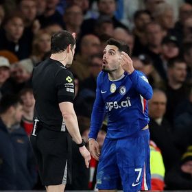 بانتظار عقوبة يويفا.. الاتحاد الإنجليزي يوقف لاعب تشيلسي بيدرو نيتو