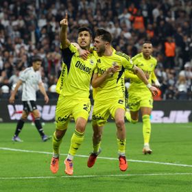 ماركو أسينسيو يتعرّض لاعتداء في ديربي بشيكتاش وفنربخشة ويثأر بهدف