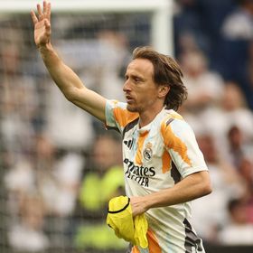 مودريتش يستشير رونالدو بعد "عرض النصر".. والمفاوضات تتوقف