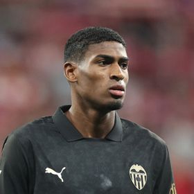 موسكيرا يودّع فالنسيا تمهيداً لانتقاله إلى أرسنال