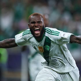 أيك أثينا يتحرك ويوفنتوس يترقب.. صراع أوروبي على نجم الأهلي السعودي