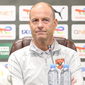 توروب: لاعبو الأهلي يقضون وقتهم في الطائرات أكثر من منازلهم وإصابة زيزو مؤثرة