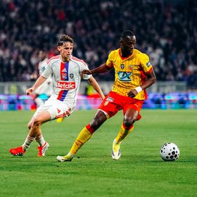 سعود عبد الحميد يقود لانس لنصف نهائي كأس فرنسا على حساب ليون