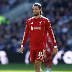 سوبوسلاي يكسر صمته بشأن مستقبله مع ليفربول