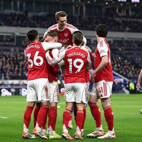 أرسنال يعبر إيفرتون بصعوبة ويستعيد صدارة الدوري الإنجليزي