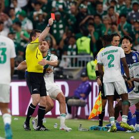 بث مباشر - الأهلي يسجل بـ10 لاعبين ويقترب من لقب أبطال آسيا