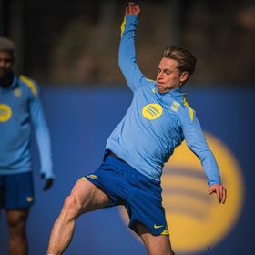 ضربة جديدة لبرشلونة بعد إصابة دي يونغ.. ما المباريات التي سيغيب عنها؟