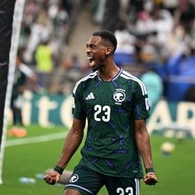 كنو يهدي هدف الفوز على فلسطين إلى والدته "وكل الشعب السعودي"