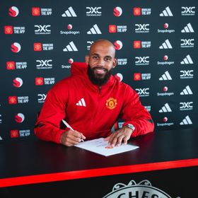 بريان مبيومو ينضم إلى مانشستر يونايتد "نادي أحلامه" حتى 2030