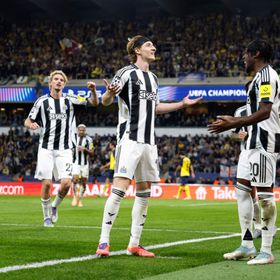 ثنائية غوردون تقود نيوكاسل لسحق سانت جيلواز وكاراباغ يواصل مفاجآته