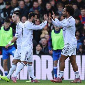 مانشستر يونايتد يصبح سادساً وبرونو فيرنانديز يجتاز رقم سكولز