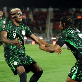 بقيادة ثنائي الرعب.. نيجيريا تسحق موزمبيق وتتأهل لربع نهائي كأس أمم إفريقيا