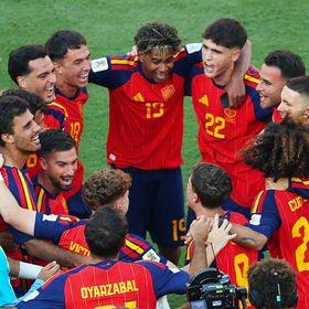 نجل دي لا فوينتي يكشف كواليس ليلة تتويج إسبانيا بكأس العالم