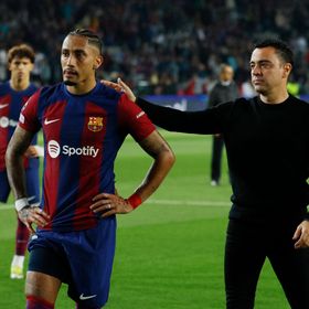 رافينيا يهاجم تشافي ويرشح صلاح و3 من ريال مدريد للكرة الذهبية