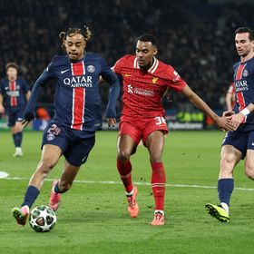 ليفربول يقرر تعويض محمد صلاح بنجم باريس سان جيرمان
