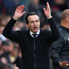 إيمري يتهم الحكم بحرمان أستون فيلا من اللعب في دوري الأبطال