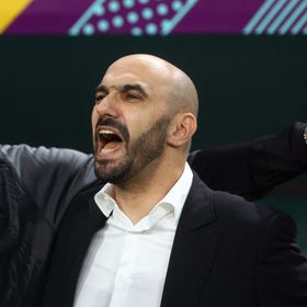 الركراكي يهنئ خليفته وهبي والمغرب بالتأهل لربع نهائي المونديال