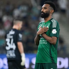 الأهلي يقسو على الخلود ويشعل الصراع على البقاء في دوري روشن