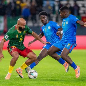 مبيومو يصطدم بصديقه مزراوي ويحذر الكاميرون من "جودة المغرب"