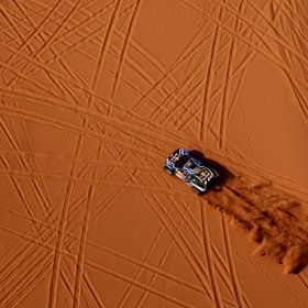 الأميركي غوثري ينتزع صدارة رالي داكار من العطية