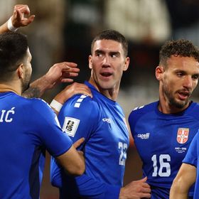 صربيا تستنجد ببطل أوفييدو لإنقاذ آمالها في تصفيات كأس العالم