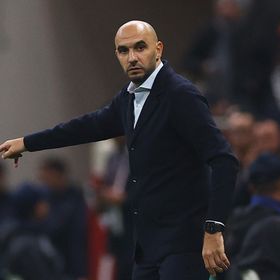 وليد الركراكي واتهامات التحيّز التحكيمي: الميزة الوحيدة للمغرب هي 65 ألف متفرج