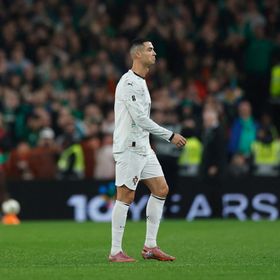 انتقادات برتغالية للعرض "المسرحي" لكريستيانو رونالدو بعد طرده أمام إيرلندا