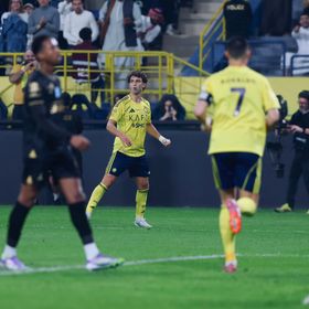 شاهد.. النصر ينتفض أمام الخليج بهدفين أواخر الشوط الأول
