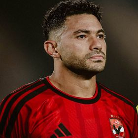 الأهلي المصري يقترب من تجديد عقد مدافعه المتألق