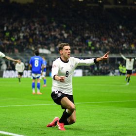 غوريتسكا يواجه تعنت بايرن ميونيخ بالتواصل مع برشلونة