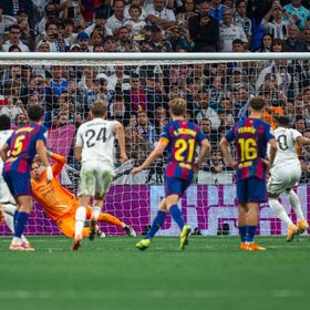 كيليان مبابي ينضمّ إلى ليونيل ميسي ونيمار في قائمة ضحايا فويتشيك تشيزني