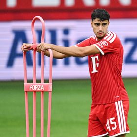 كيف فتح نجم بايرن ميونيخ الباب أمام أيوب بوعدي للعب في مانشستر سيتي؟