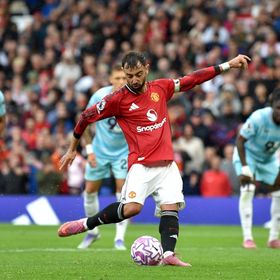 راتب كاسيميرو ومقعد أوروبي.. فيرنانديز يملي شروطه على مانشستر يونايتد