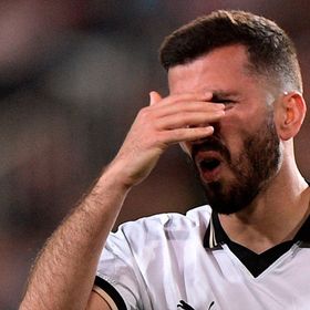 غايا يصدم الجميع بعد السداسية: فالنسيا استعد للقاء برشلونة لمدة أسبوعين