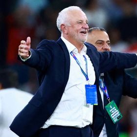 شاهد.. استقبال أسطوري لغراهام أرنولد من الجالية العراقية في أستراليا