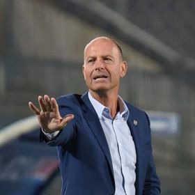 مدرب الأهلي توروب: أرفض الاستقالة.. وهدف تريزيغيه ليس تسللاً